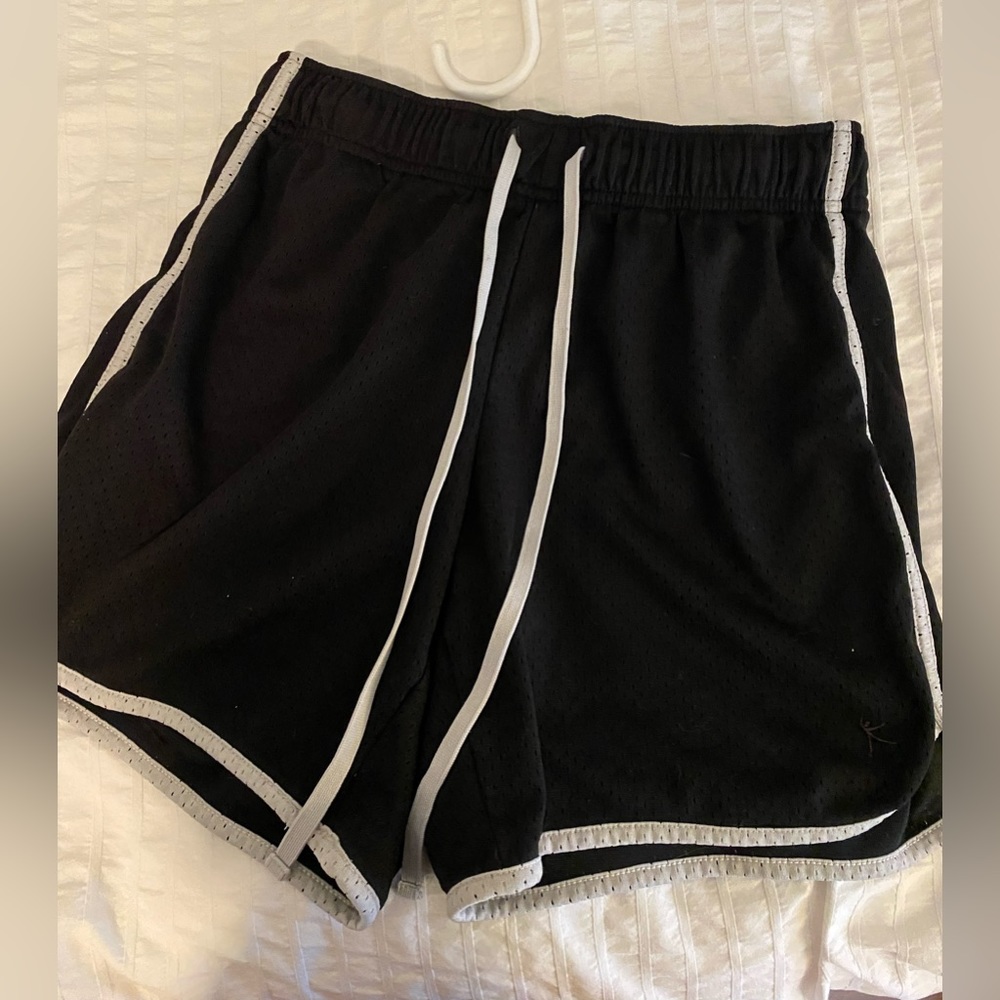 Shorts - Picture 3 of 3